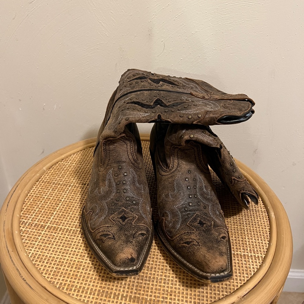 Laredo cowgirl boots